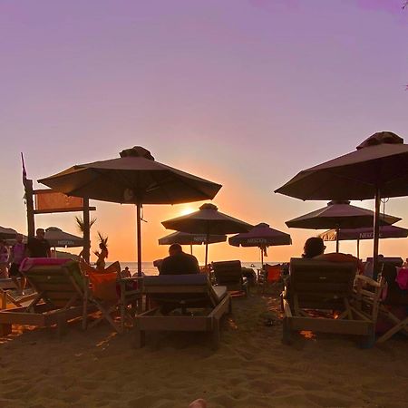 Villa Naya By The Beach อานาวีซอส ภายนอก รูปภาพ