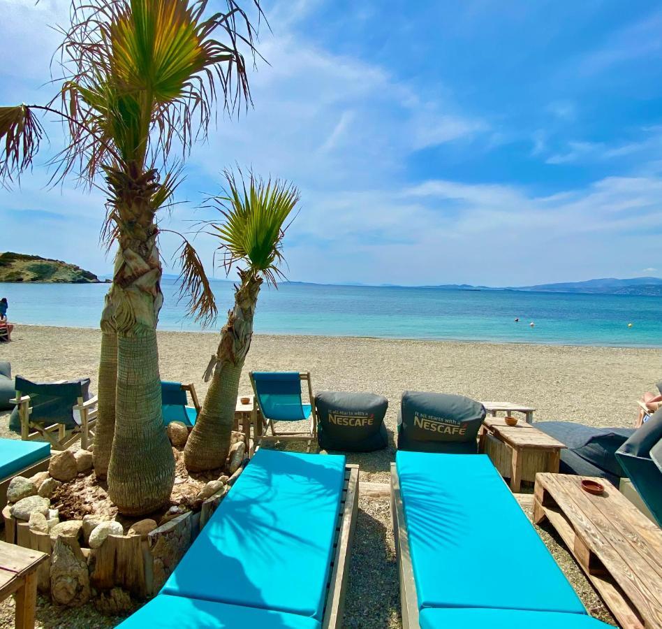 Villa Naya By The Beach อานาวีซอส ภายนอก รูปภาพ